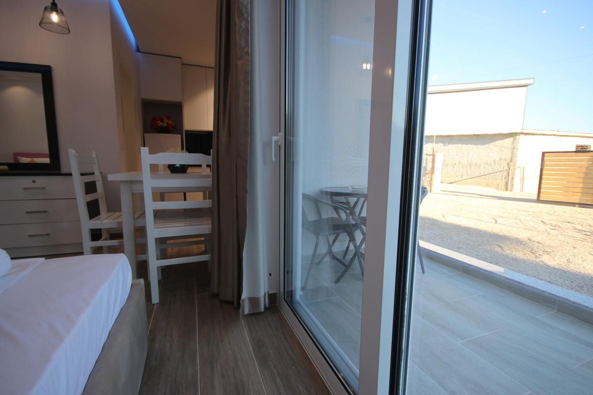Klea Rooms Himare Bagian luar foto
