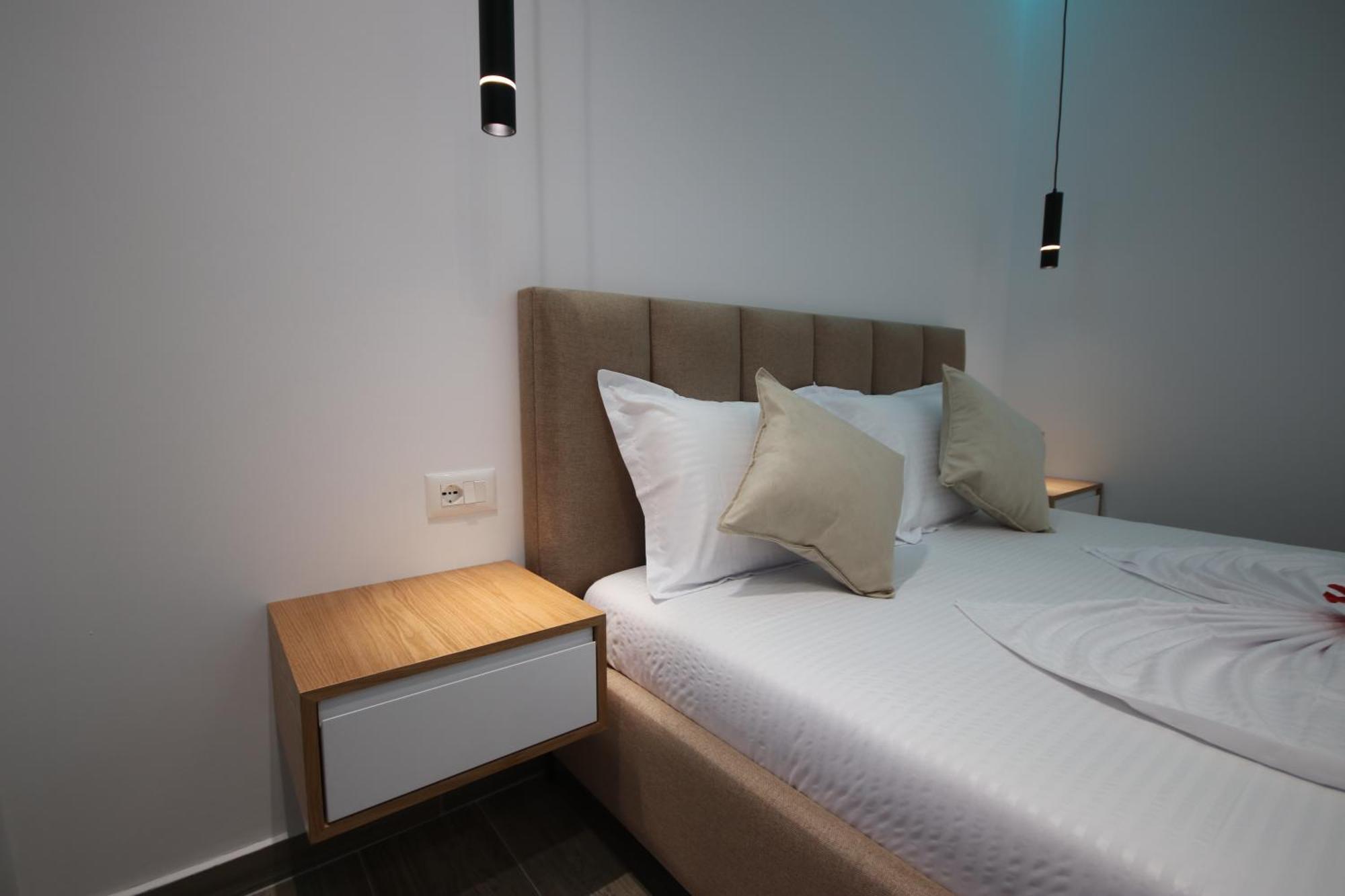 Klea Rooms Himare Bagian luar foto