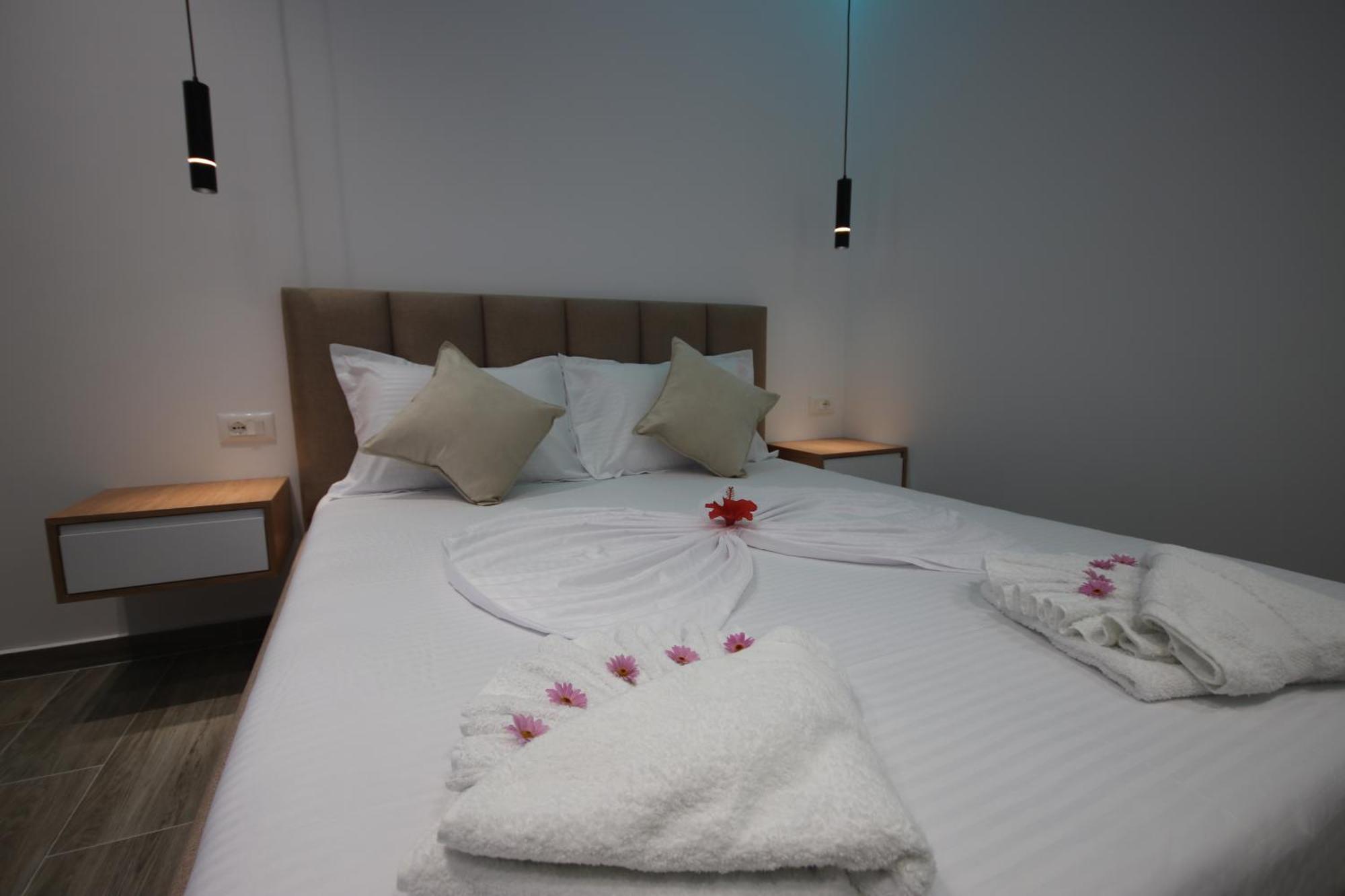 Klea Rooms Himare Bagian luar foto