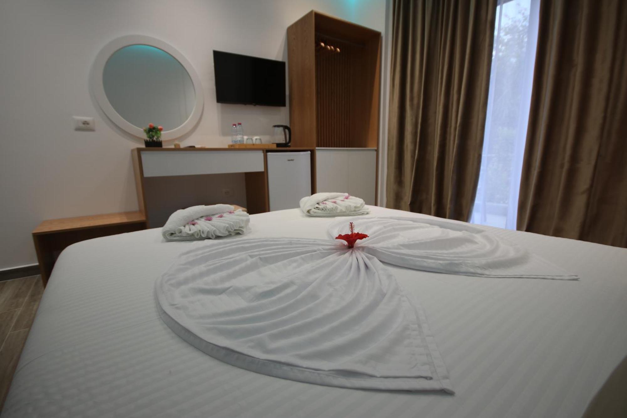 Klea Rooms Himare Bagian luar foto