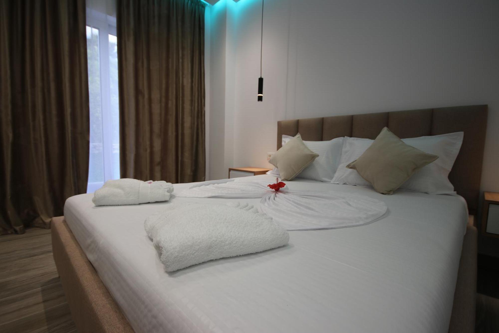 Klea Rooms Himare Bagian luar foto