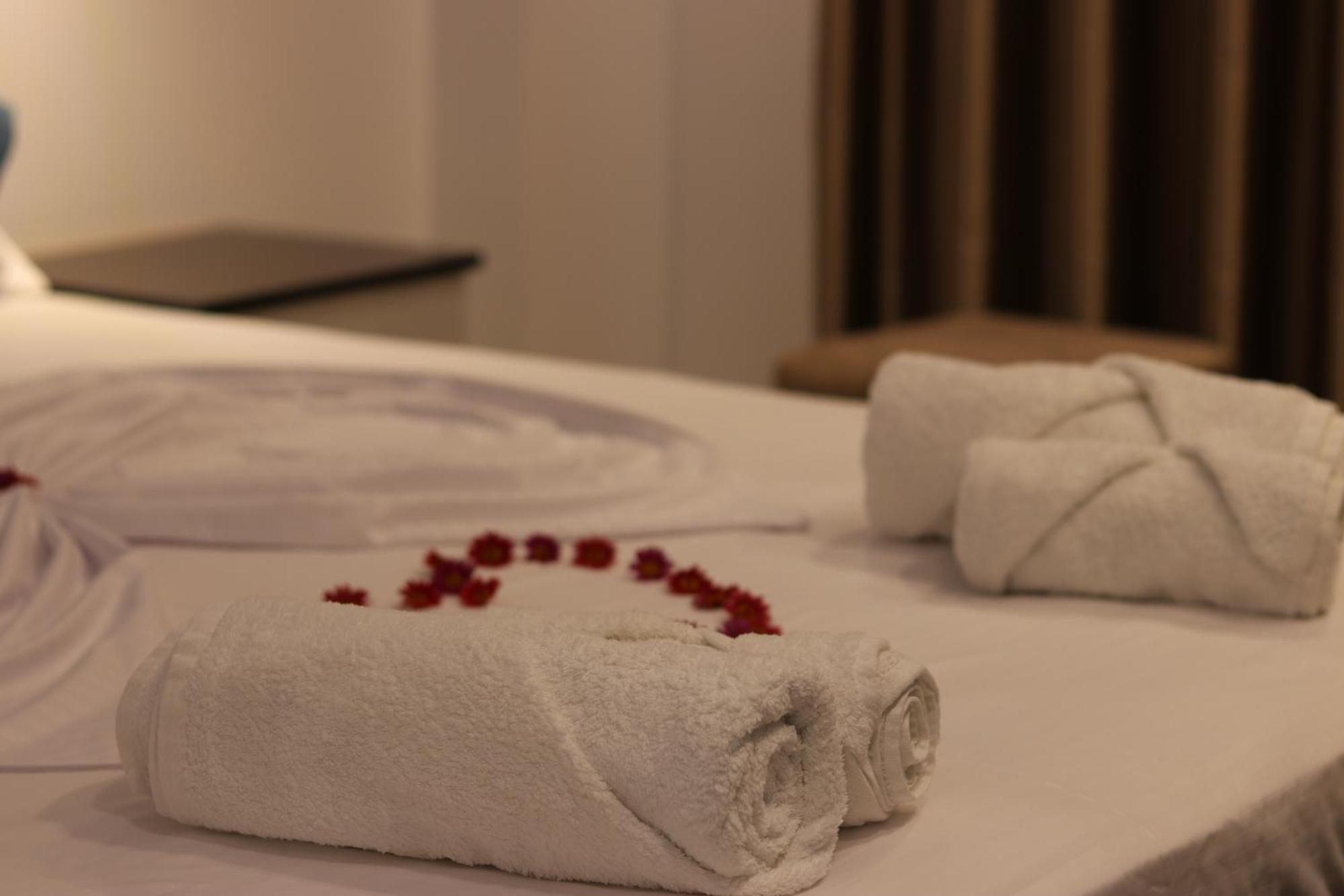 Klea Rooms Himare Bagian luar foto