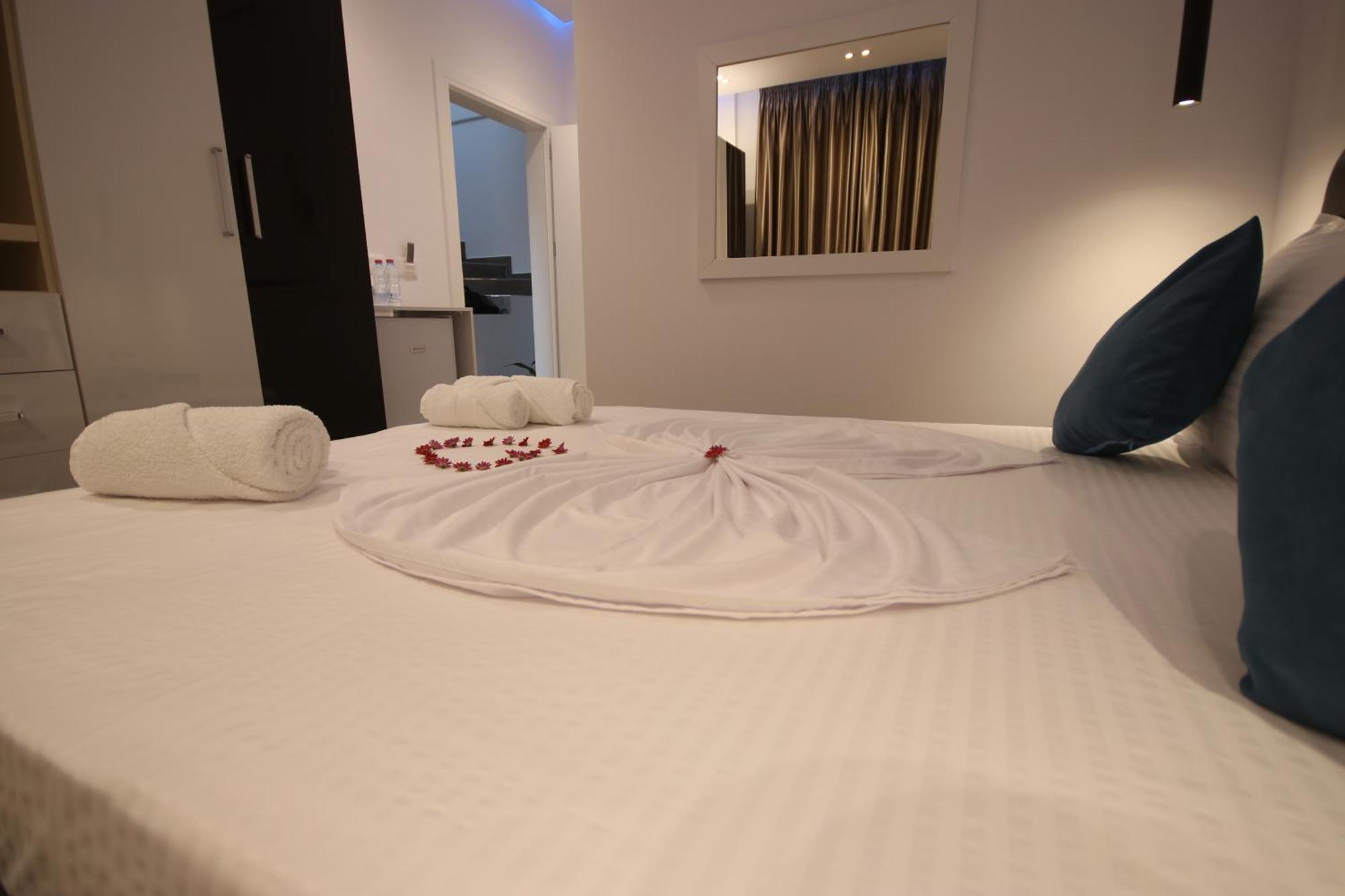 Klea Rooms Himare Bagian luar foto
